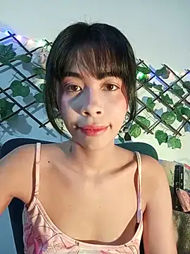 Snapshot of dolliette24 chatting on May 26, 7:43 pm dolliette24 online show from May 26, 7:43 pm