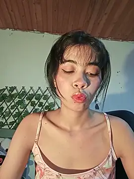 Snapshot of dolliette24 chatting on June 16, 1:36 pm dolliette24 online show from June 16, 1:36 pm