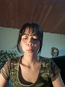 Snapshot of dolliette24 chatting on June 18, 4:33 pm dolliette24 online show from June 18, 4:33 pm