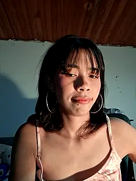 Snapshot of dolliette24 chatting on July 4, 2:51 am dolliette24 online show from July 4, 2:51 am