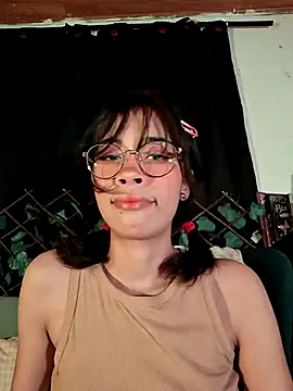 Snapshot of dolliette24 chatting on August 2, 2:32 am dolliette24 online show from August 2, 2:32 am