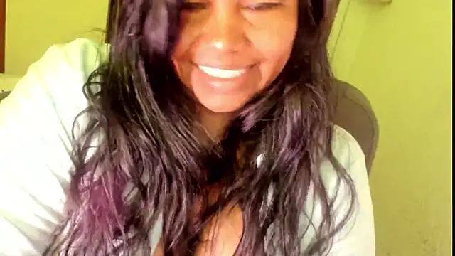 Snapshot of ebonylouissexyhot chatting on October 17, 8:22 pm ebonylouissexyhot online show from October 17, 8:22 pm