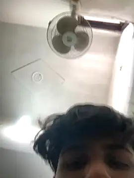 Snapshot of Himanshu111007 chatting on October 12, 5:39 am Himanshu111007 online show from October 12, 5:39 am