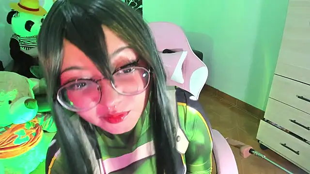 Lolii Zoe online show from October 4, 6:00 am