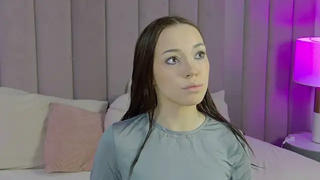 ZoeyNeal online show from April 26, 2:59 pm