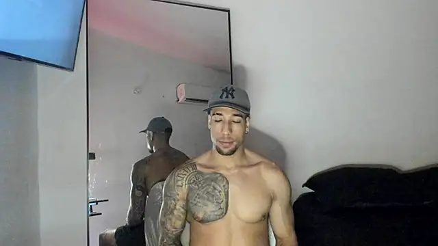 Snapshot of ThiagoLugo chatting on September 21, 3:30 am ThiagoLugo online show from September 21, 3:30 am