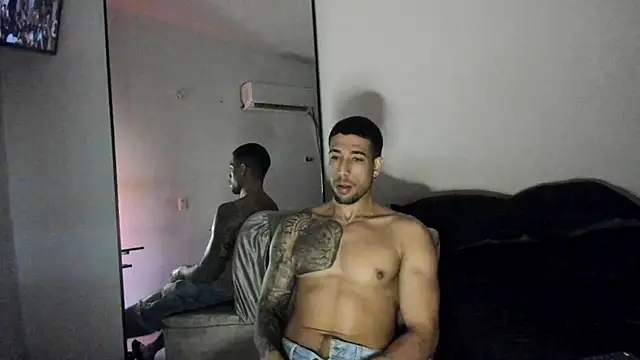 Snapshot of ThiagoLugo chatting on September 25, 7:56 am ThiagoLugo online show from September 25, 7:56 am