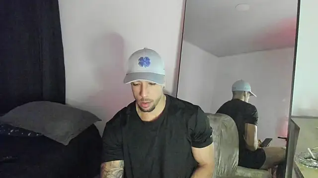 Snapshot of ThiagoLugo chatting on October 7, 3:14 am ThiagoLugo online show from October 7, 3:14 am