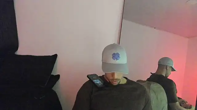 Snapshot of ThiagoLugo chatting on November 2, 12:24 am ThiagoLugo online show from November 2, 12:24 am