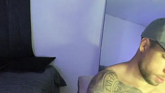 Snapshot of ThiagoLugo chatting on December 2, 8:15 pm ThiagoLugo online show from December 2, 8:15 pm