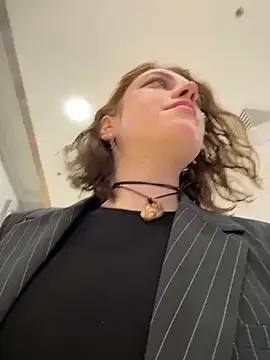 Snapshot of lucy-joy chatting on October 17, 9:23 am lucy-joy online show from October 17, 9:23 am