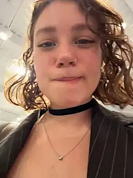 Snapshot of lucy-joy chatting on October 26, 12:22 pm lucy-joy online show from October 26, 12:22 pm