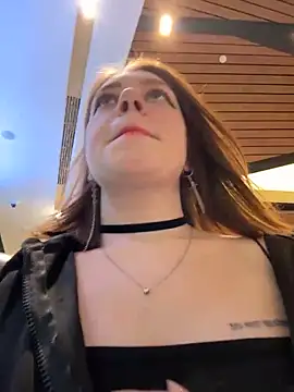 Snapshot of lucy-joy chatting on November 22, 10:25 am lucy-joy online show from November 22, 10:25 am