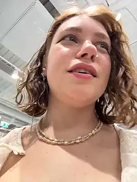 Snapshot of lucy-joy chatting on November 25, 3:23 pm lucy-joy online show from November 25, 3:23 pm