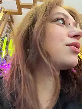 lucy-joy online show from June 25, 8:41 am
