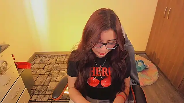 Snapshot of Verolake chatting on November 3, 6:42 pm Verolake online show from November 3, 6:42 pm