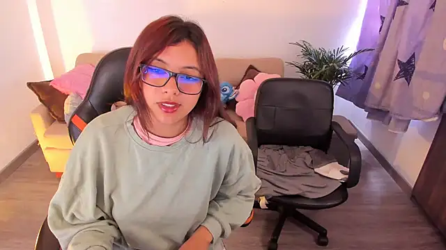 Snapshot of Verolake chatting on November 22, 3:11 pm Verolake online show from November 22, 3:11 pm