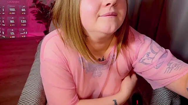 Snapshot of NaomiRey1 chatting on February 23, 5:32 pm NaomiRey1 online show from February 23, 5:32 pm