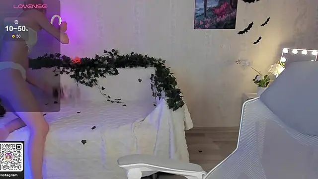 Snapshot of ArleneThomas chatting on November 5, 1:00 pm ArleneThomas online show from November 5, 1:00 pm