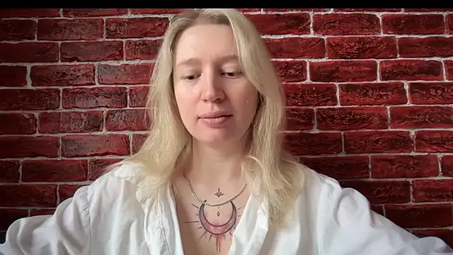 Snapshot of CitrusBlissss chatting on October 29, 2:14 am CitrusBlissss online show from October 29, 2:14 am