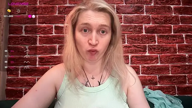 Snapshot of CitrusBlissss chatting on November 11, 2:28 pm CitrusBlissss online show from November 11, 2:28 pm