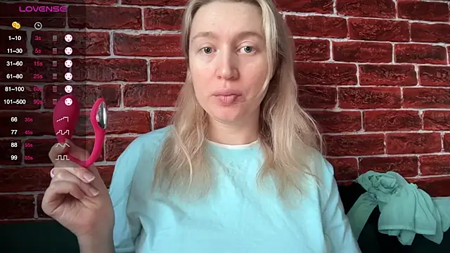 Snapshot of CitrusBlissss chatting on November 25, 2:33 am CitrusBlissss online show from November 25, 2:33 am