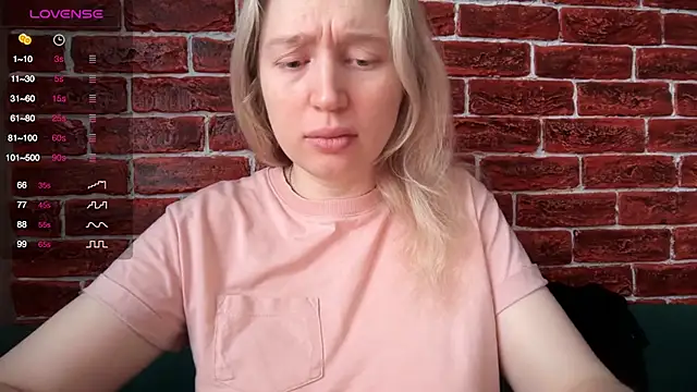 Snapshot of CitrusBlissss chatting on November 26, 2:56 am CitrusBlissss online show from November 26, 2:56 am