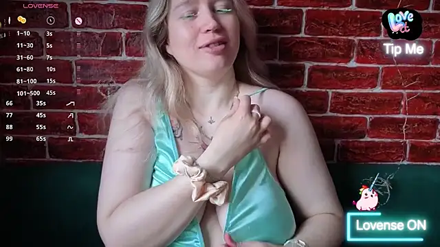 CitrusBlissss online show from April 27, 2:09 am
