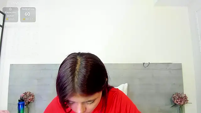 sunnyWhitee online show from May 25, 7:42 pm