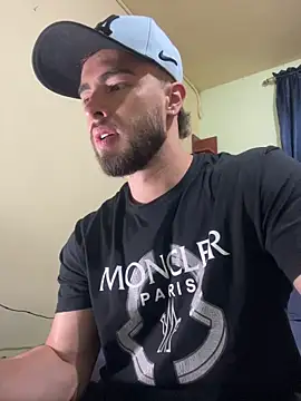 Snapshot of MaxDell chatting on September 11, 11:16 pm MaxDell online show from September 11, 11:16 pm