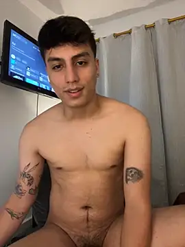 Snapshot of ErosVale chatting on November 15, 1:03 am ErosVale online show from November 15, 1:03 am