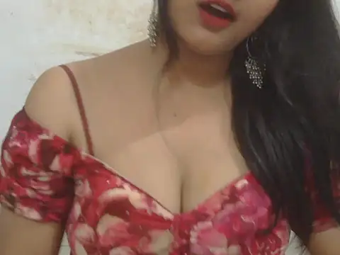 Snapshot of POOJA_199 chatting on May 20, 8:09 am POOJA 199 online show from May 20, 8:09 am
