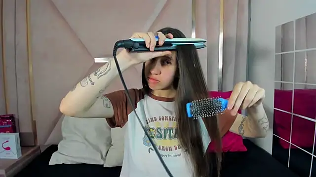 Snapshot of venusmorgan chatting on October 3, 3:20 pm venusmorgan online show from October 3, 3:20 pm