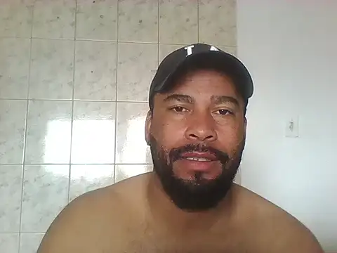 OliveiraSeven online show from May 2, 2:33 pm