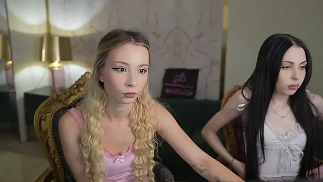 VivianSweet  online show from April 22, 10:28 am