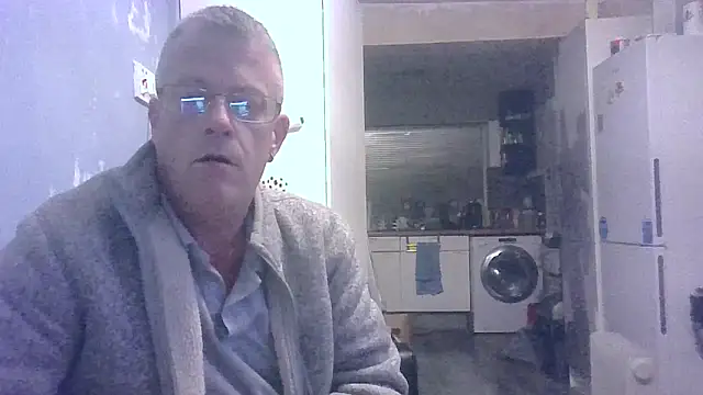 hefin18 online show from November 12, 11:14 pm