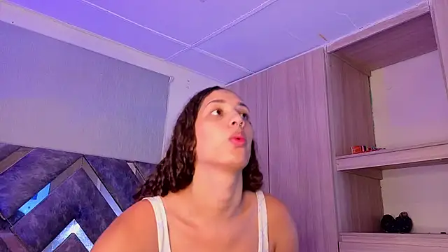 Snapshot of candice777 chatting on November 25, 1:11 pm candice777 online show from November 25, 1:11 pm