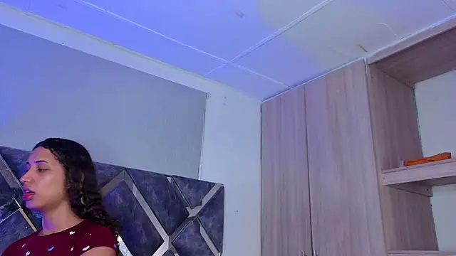 Snapshot of candice777 chatting on December 4, 11:52 am candice777 online show from December 4, 11:52 am