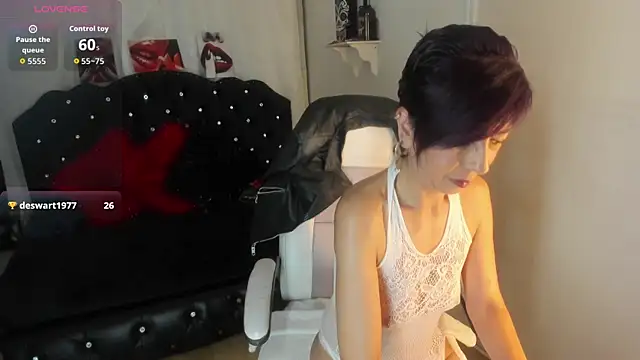 Snapshot of Trinityy__ chatting on September 14, 8:19 pm Trinityy online show from September 14, 8:19 pm