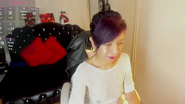 Snapshot of Trinityy__ chatting on September 16, 7:15 pm Trinityy online show from September 16, 7:15 pm