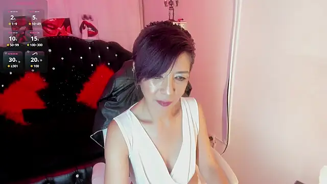 Snapshot of Trinityy__ chatting on October 9, 5:55 pm Trinityy online show from October 9, 5:55 pm