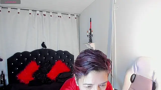 Snapshot of Trinityy__ chatting on December 3, 4:05 pm Trinityy online show from December 3, 4:05 pm