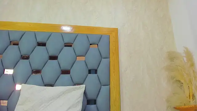 Snapshot of crystal_sm chatting on July 14, 3:11 am crystal sm online show from July 14, 3:11 am