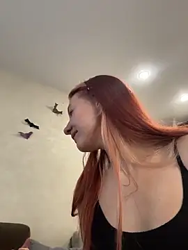 Snapshot of Hera_Mark chatting on October 22, 4:24 am Hera Mark online show from October 22, 4:24 am