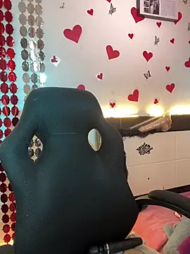 Nicol V online show from March 17, 9:40 pm