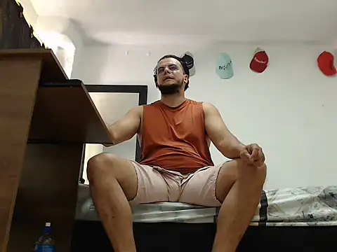 Snapshot of cloudsxxx chatting on July 17, 3:50 pm cloudsxxx online show from July 17, 3:50 pm