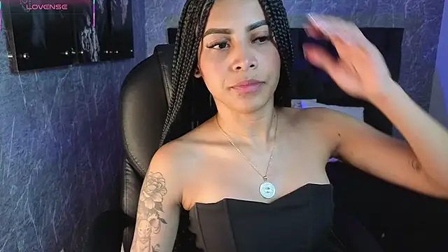 Snapshot of eileen__hills chatting on December 16, 8:14 pm eileen hills online show from December 16, 8:14 pm