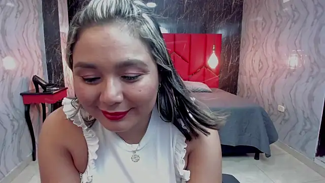 Snapshot of LatinaHoleQueen chatting on May 20, 3:29 pm LatinaHoleQueen online show from May 20, 3:29 pm