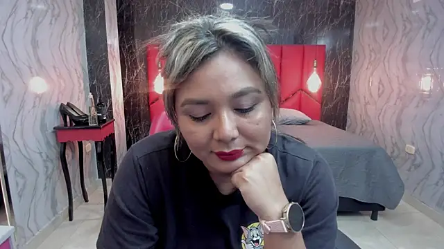 LatinaHoleQueen online show from June 19, 3:27 pm