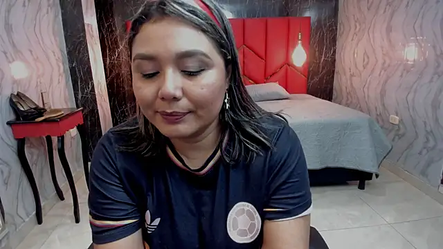 LatinaHoleQueen online show from July 7, 3:38 pm